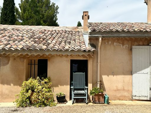 réparation de fuites sur une toiture par nos artisan couvreur a Aix en Provence